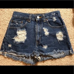 Levi Distressed High-waisted Jean